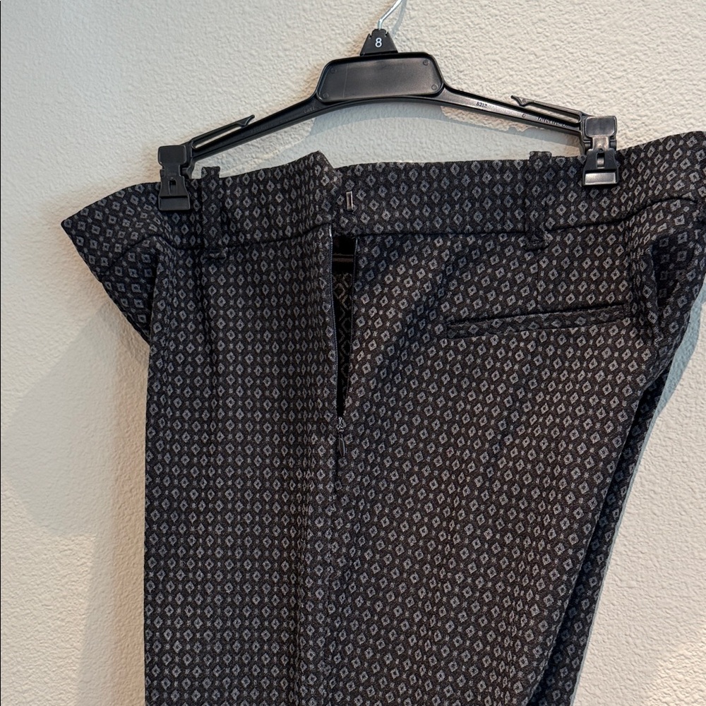 Max Studio Black and Grey Diamond Patterned Pants